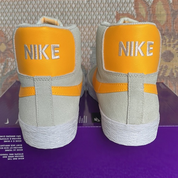 Nike Men’s SB Zoom Blazer Mid
Summit White/Summit White/Laser Orange
Skate Shoes - Picture 11 of 16